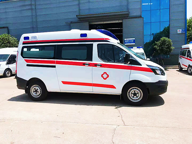 福特全順中軸中頂汽油版負壓救護車